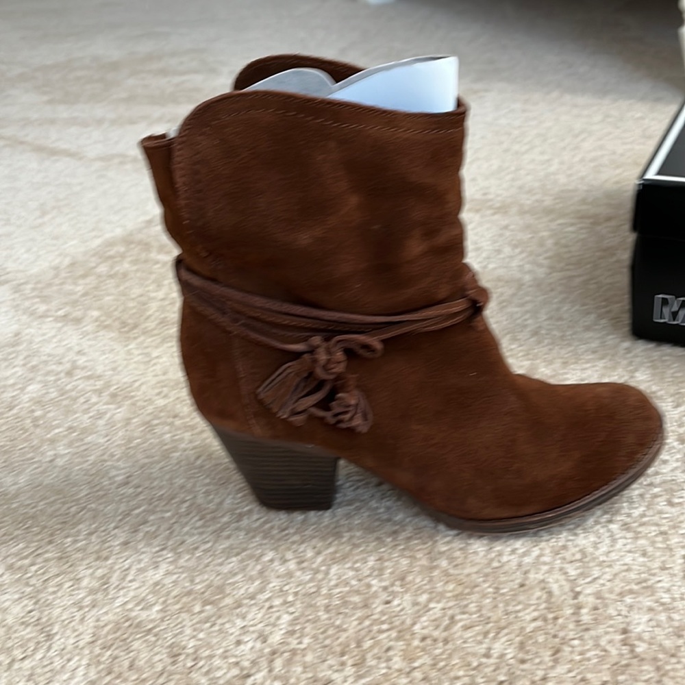 Mia Suede booties - Picture 3 of 15